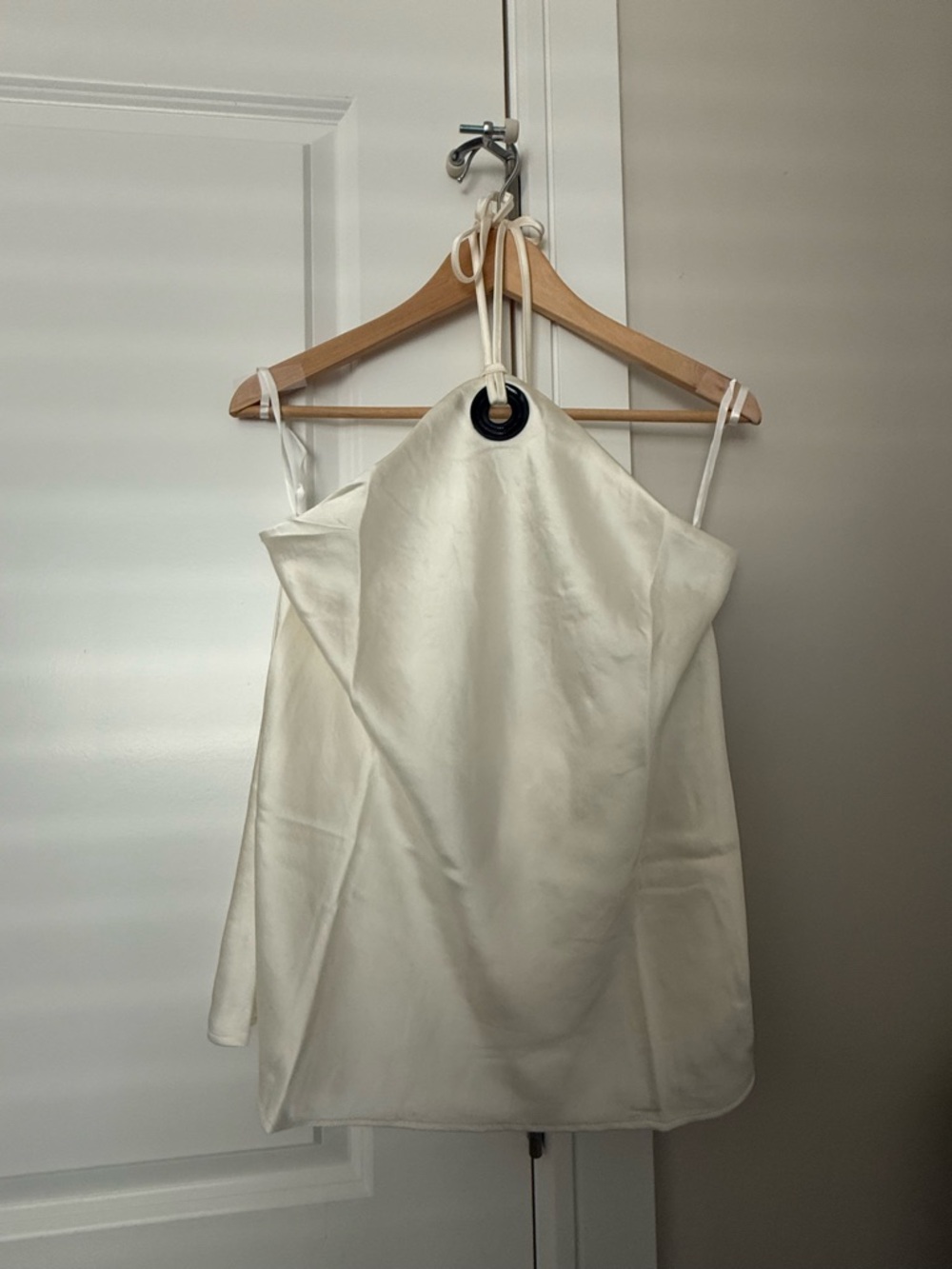 NWT! White House Black Market Ivory Halter Tank with Ring Detail size 10